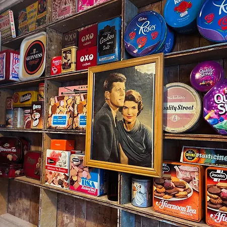 Jb O Sheas Self Catering Pub * Dingle