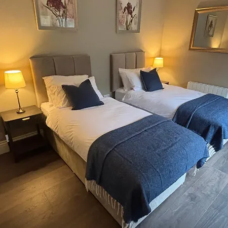 Jb O Sheas Self Catering Pub