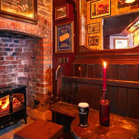 Jb O Sheas Self Catering Pub Holiday home *