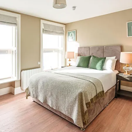 Jb O Sheas Self Catering Pub * Dingle