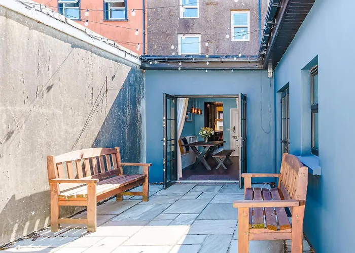 Jb O Sheas Self Catering Pub * Dingle